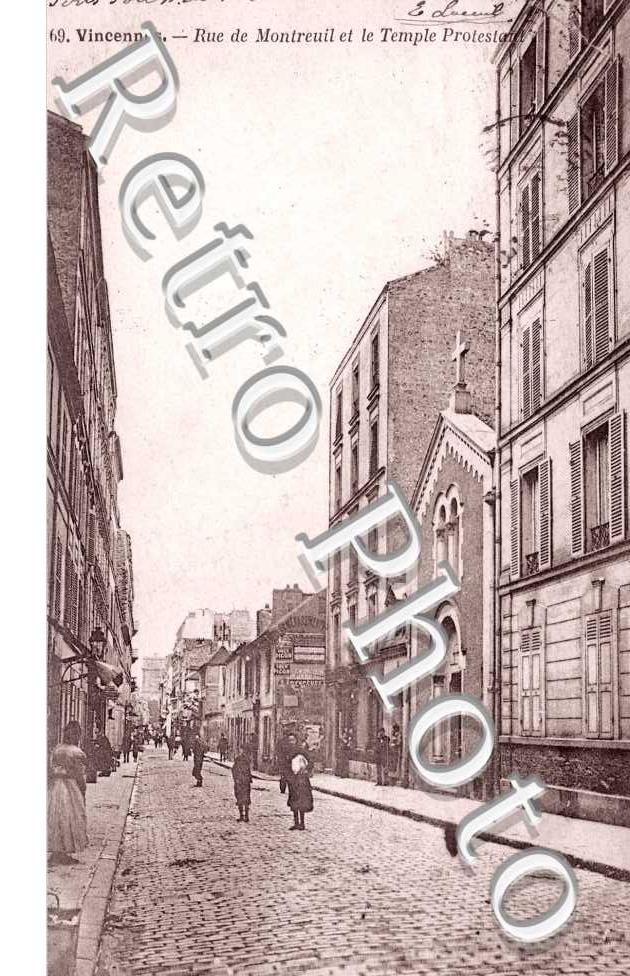 La Rue de Montreuil et le Temple protestant