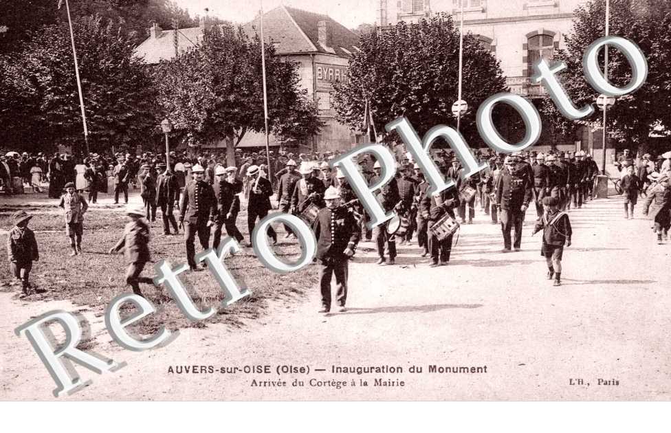 Inauguration du Monument, Arrivee du Cortege a la Mairie