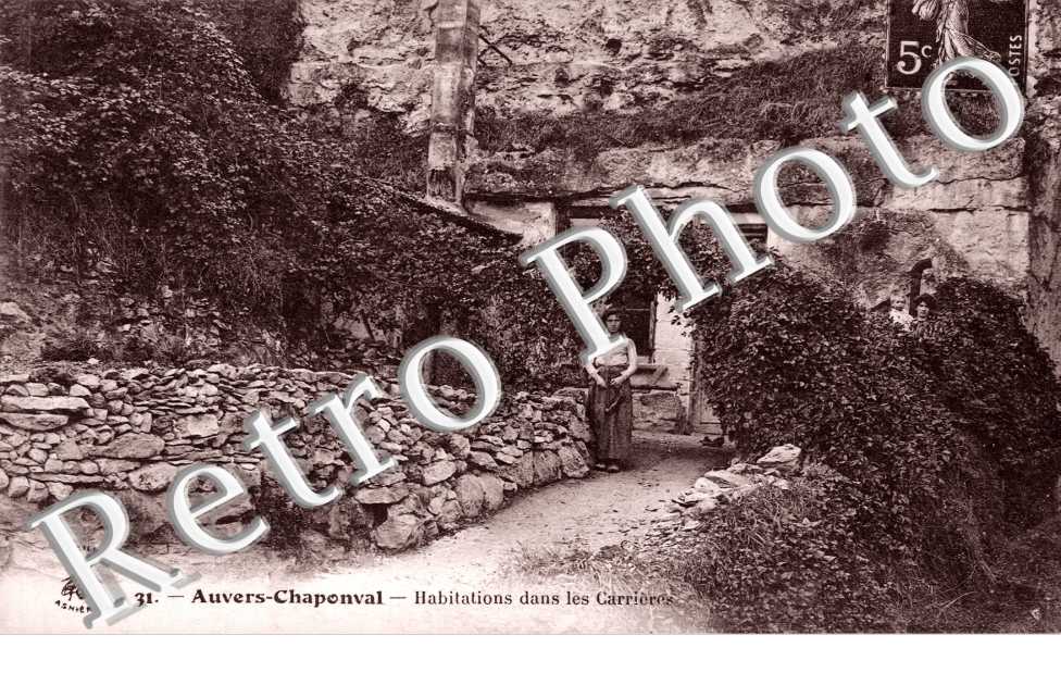 Chaponval, Habitations dans les Carrieres