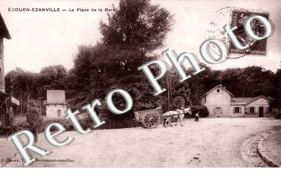 Ezanville, La Place de la Gare