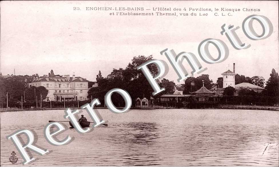 l&#039;Hotel des Quatre Pavillons, le Kiosque Chinois et l&#039;Etablissement Thermal, Vus du Lac