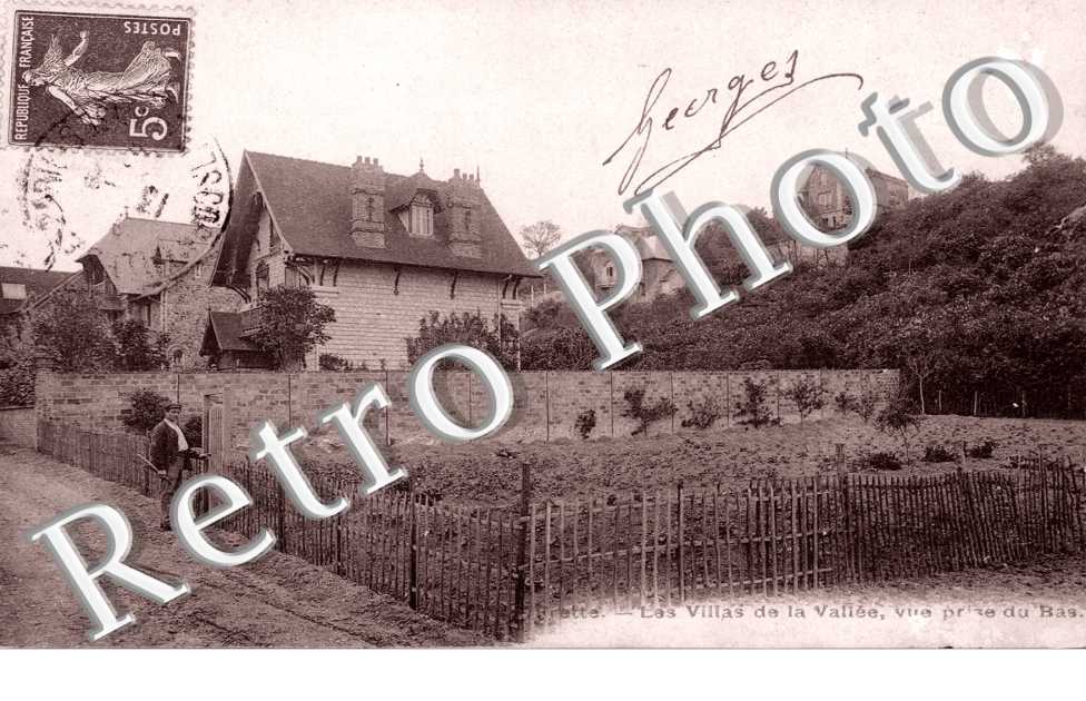 Les villas de la vallee vue prise du bas