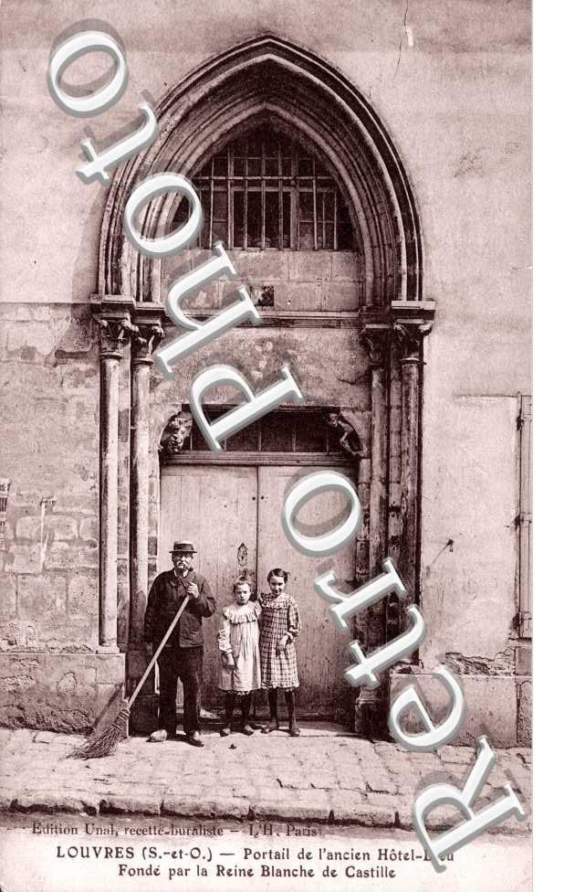 Portail de l&#039;ancien hotel-Dieu fonde par la reine Blanche de Castille