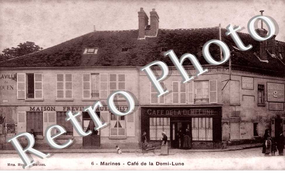 Cafe de la Demi Lune