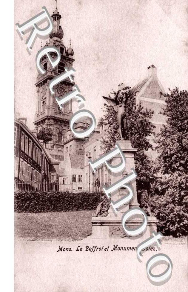 Le beffroi et monument Dolez