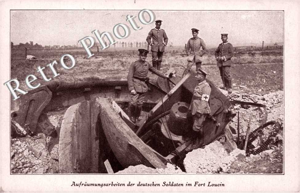 Aufraumungsarbeiten der deutschen Soladaten im fort Loucin