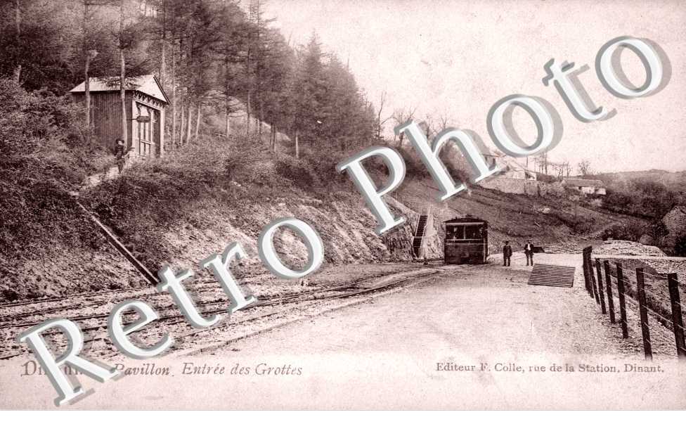 Pavillon, entree des Grottes