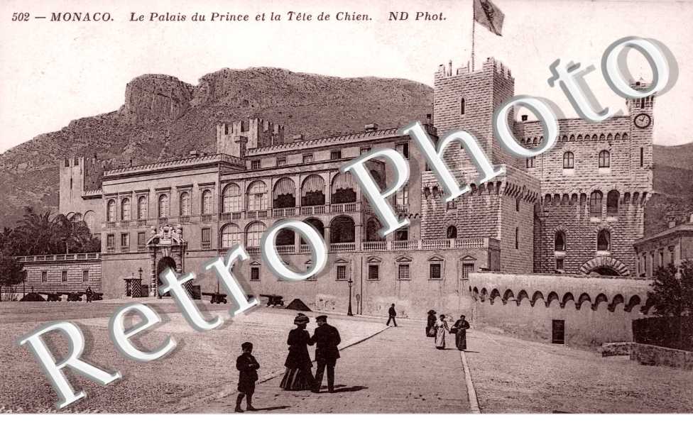 le palais du Prince et la tete de chien