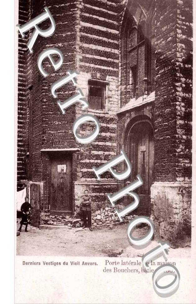 Porte la terale de la maison des Bouchers, batie en 1501