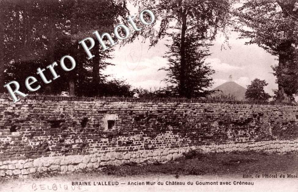 ancien mur du chateau du Goumont avec Creneau