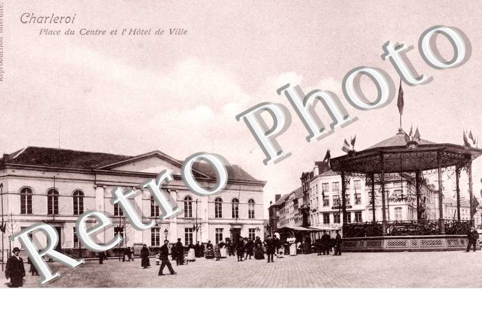 Place du Centre et l'Hôtel de Ville