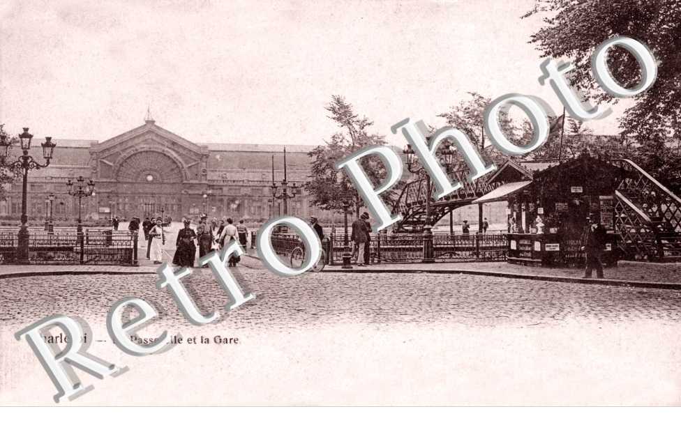 la passerelle et la gare