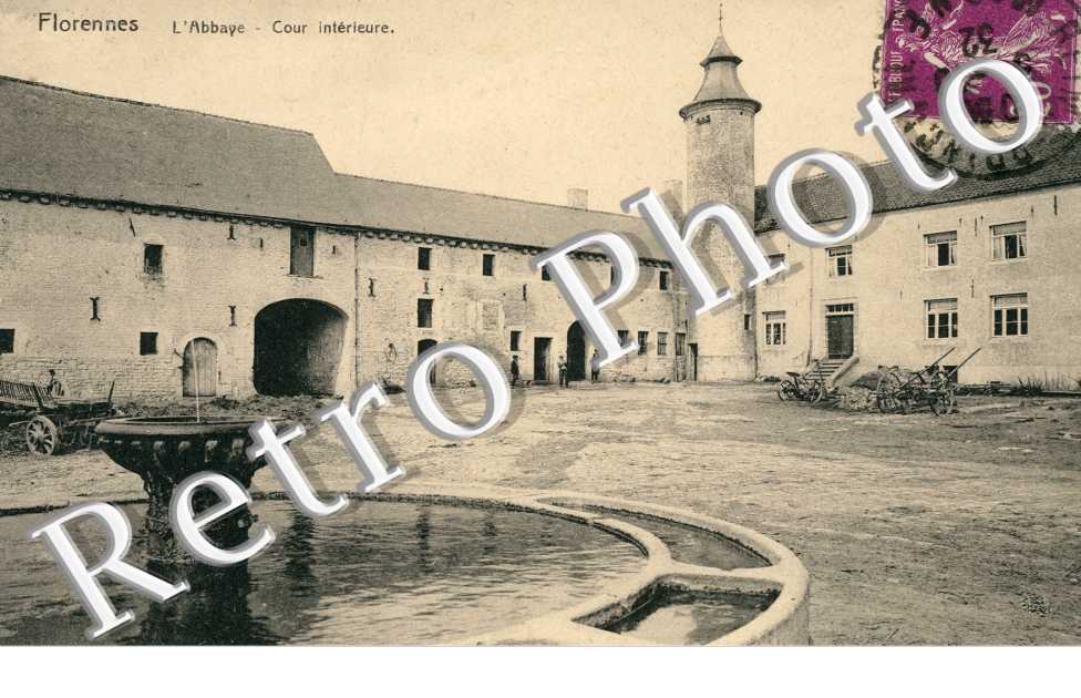l&#039;abbaye - cour interieure
