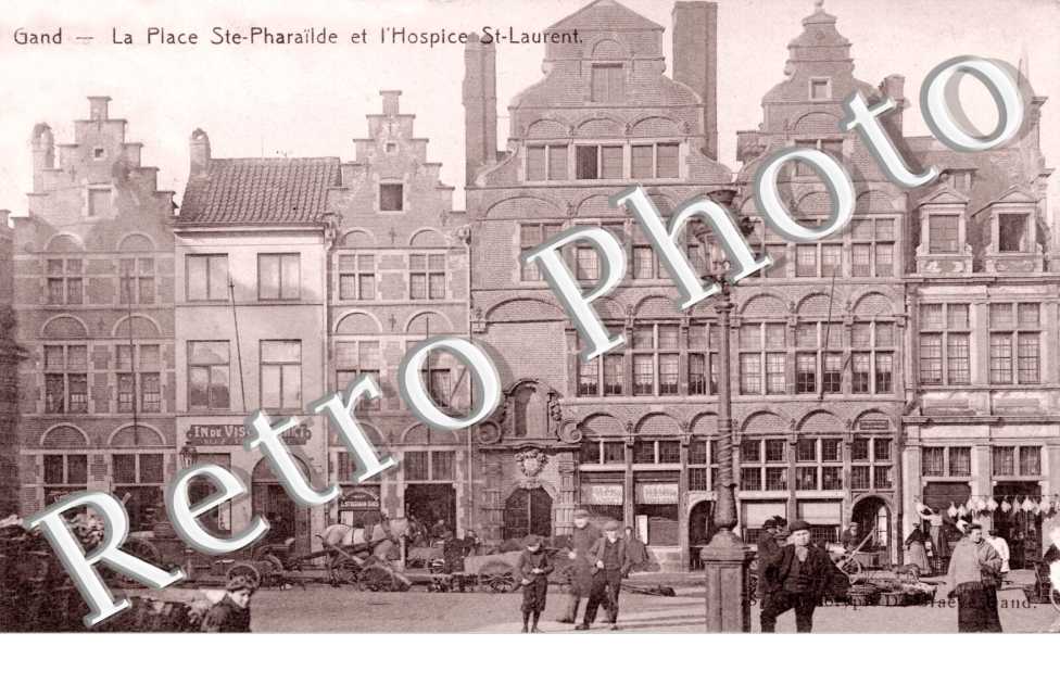 La Place Saint Pharaïlde et l&#039;Hospice Saint Laurent