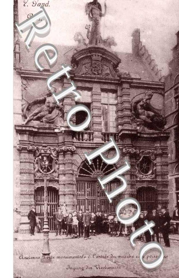 ancienne porte monumentale de l&#039;entree du marche aux poissons
