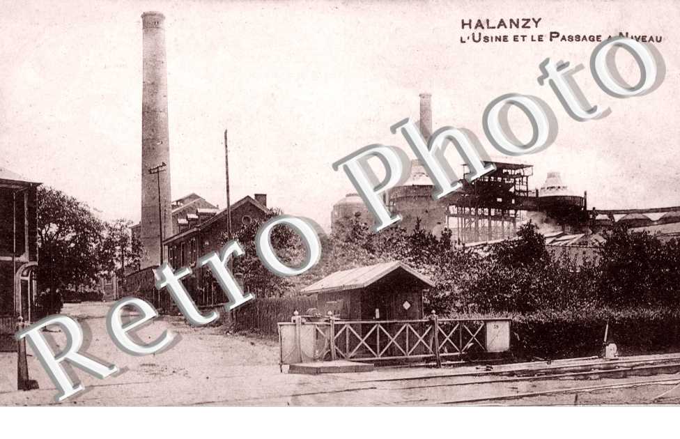 l&#039;Usine et le Passage a niveau