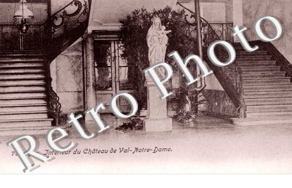 Interieur du Chateau de Val Notre dame