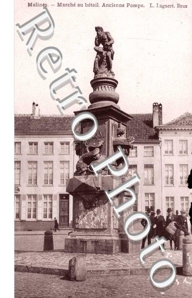 marche au Betail. Ancienne Pompe