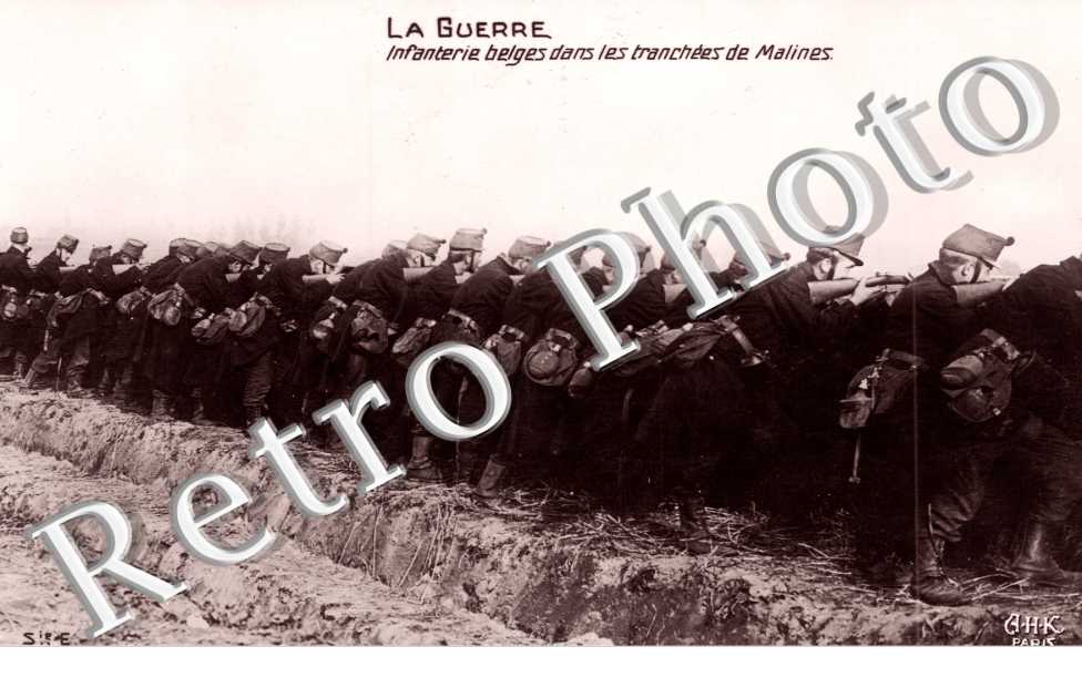 Infanterie Belge dans les Tranchees