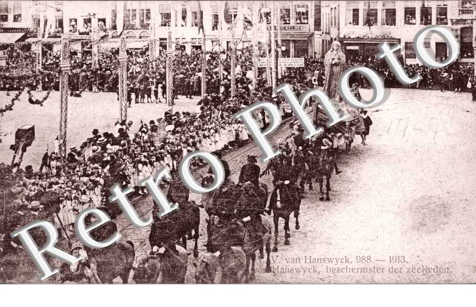 Defile Militaire et Vierge