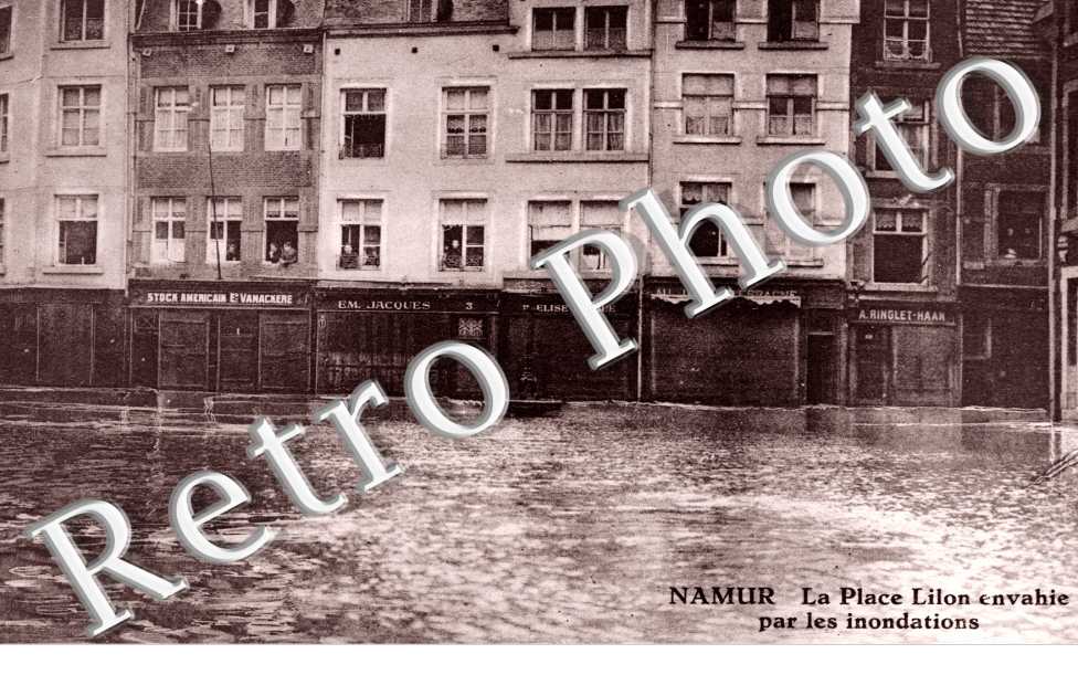 la place Lilon envahie par les inondations