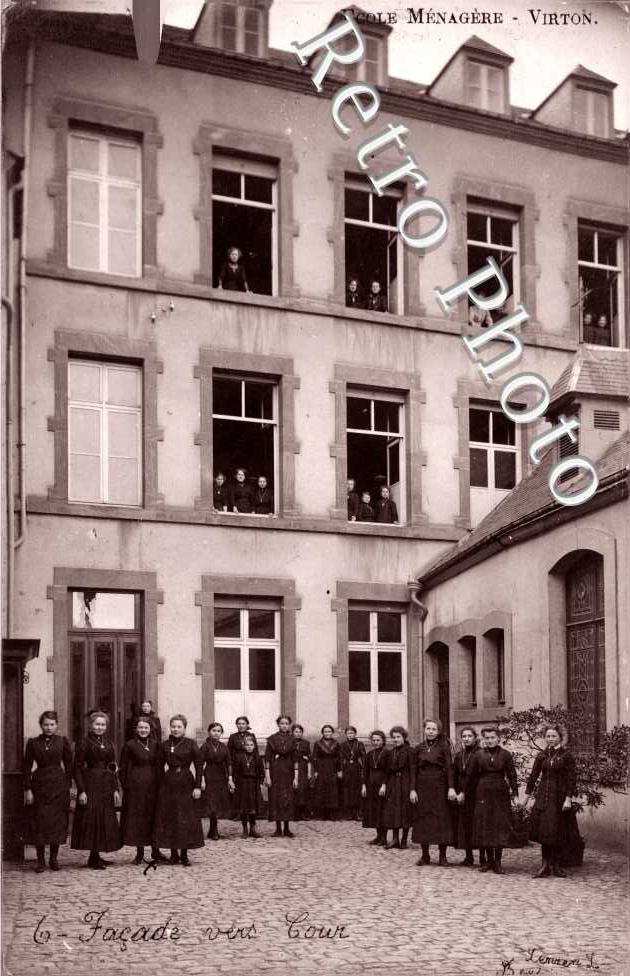 ecole menagere La facade vers cout