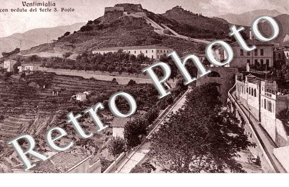 Ventimiglia con veduta del Forte San Paolo