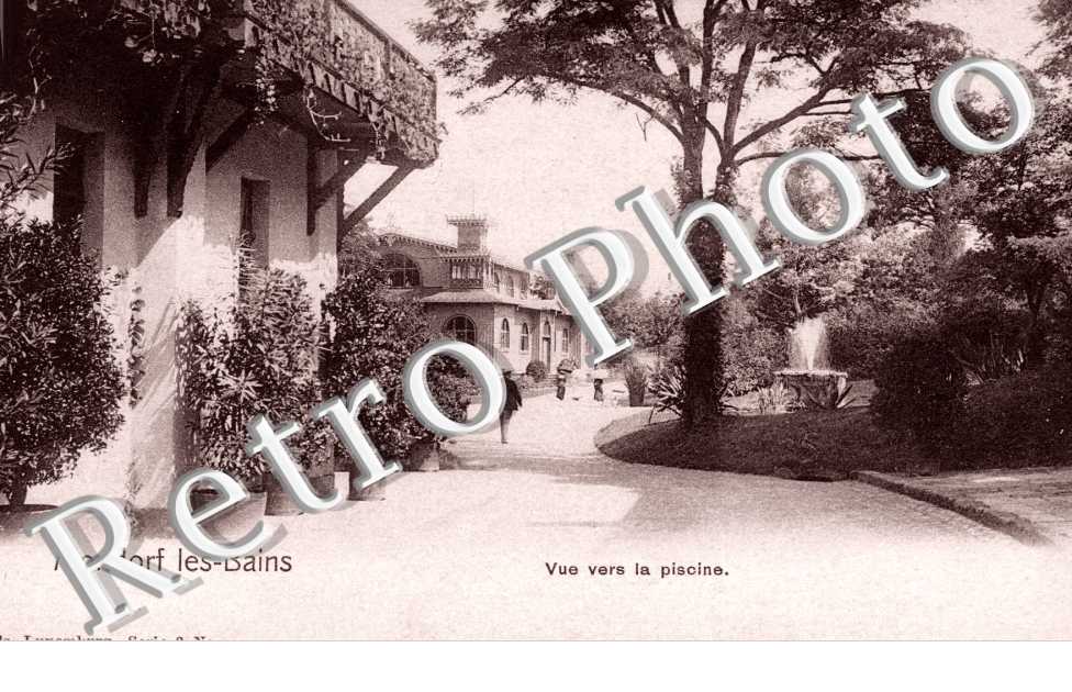 Vue vers la piscine