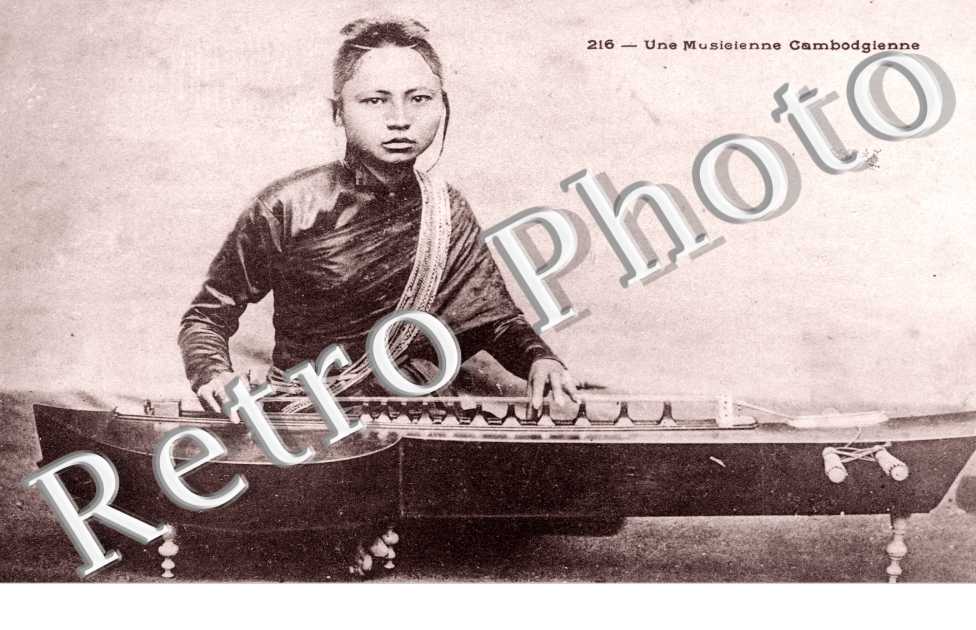 Une Musicienne Cambodgienne