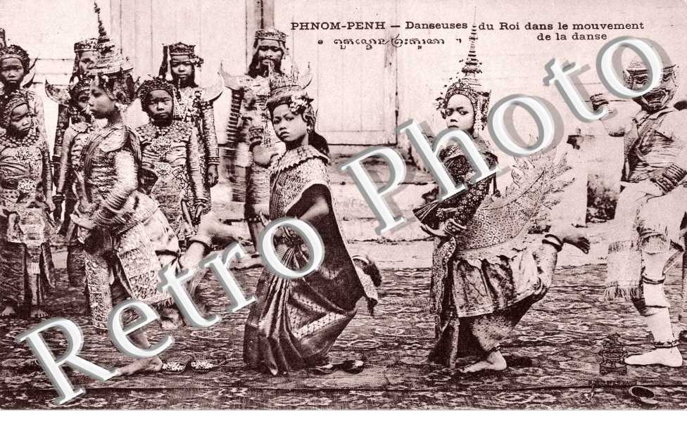 Danseuses du Roi dans le mouvement de la Danse