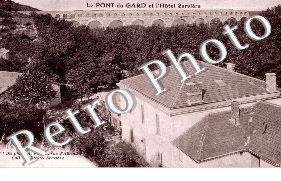 le pont du Gard et l&#039;hotel Serviere