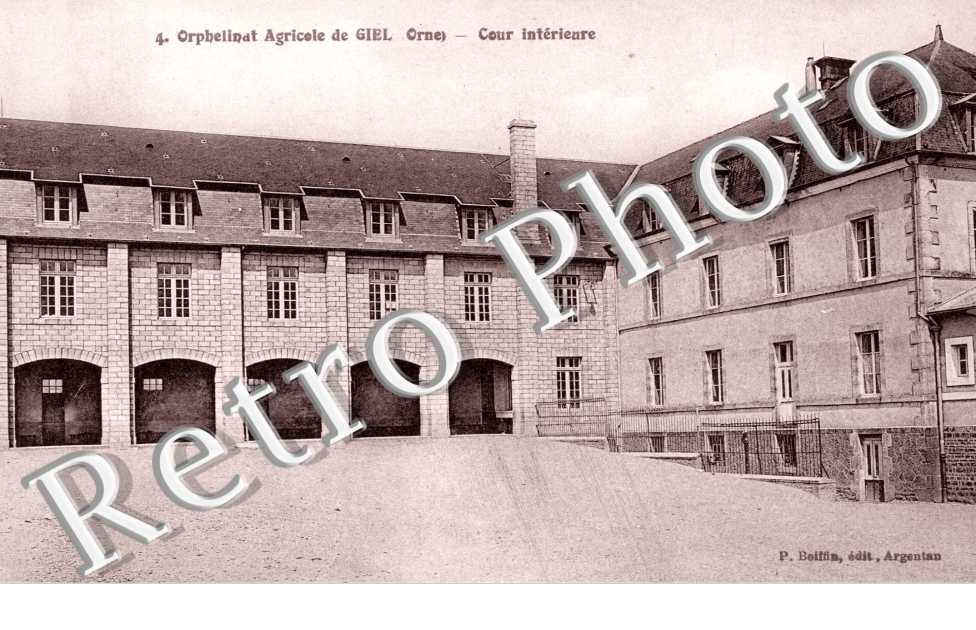 Orphelinat Agricole - Cour Intérieure