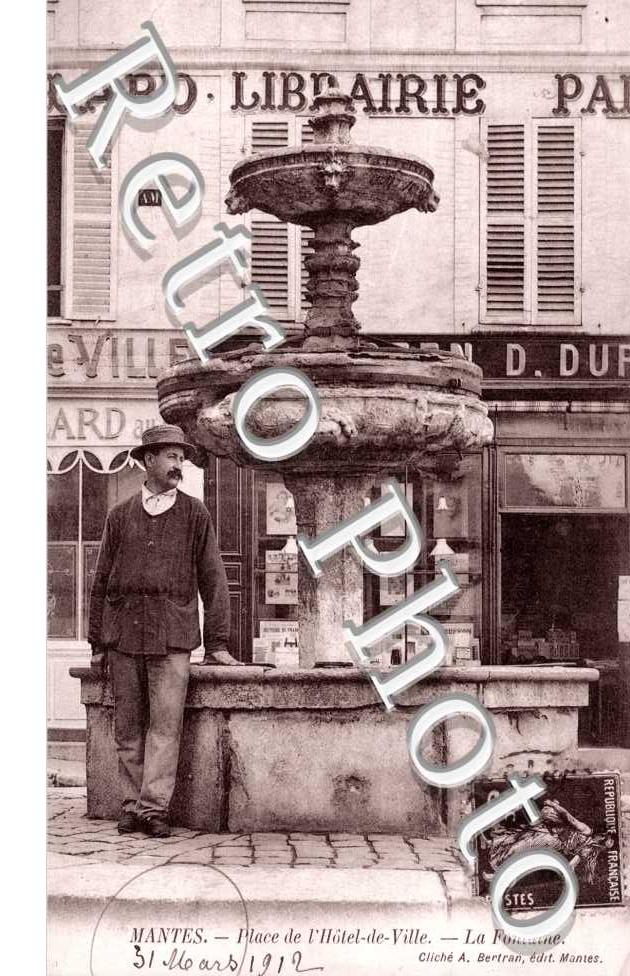 Place de l&#039;Hotel de Ville, la Fontaine