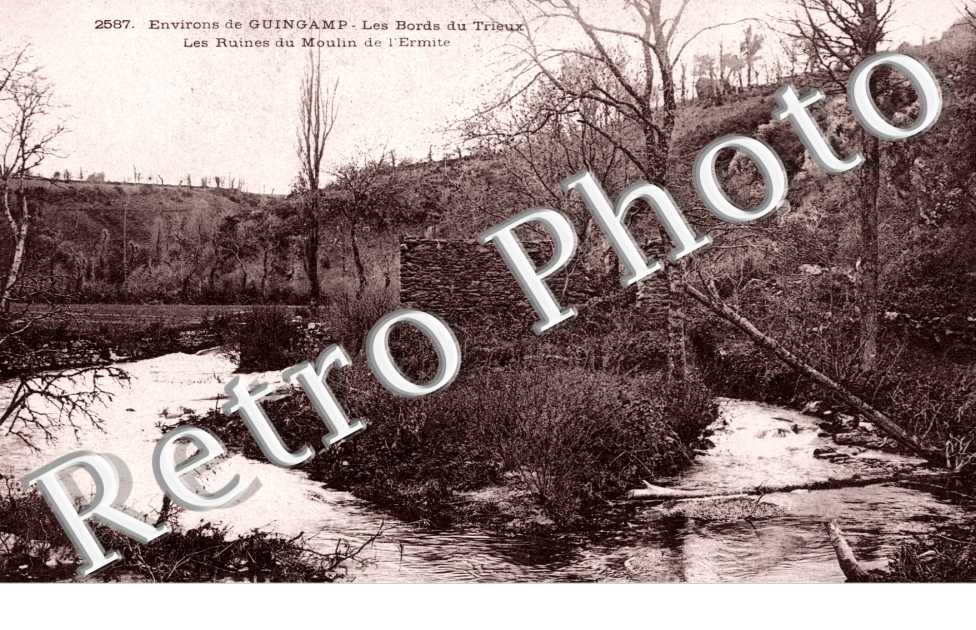 Les bords du Trieux Les ruines du Moulin de l'Ermite
