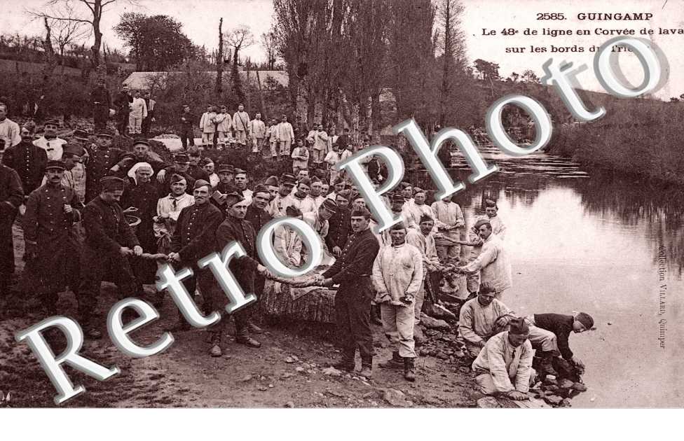 La 48eme ligne en corvee de lavage sur les bords du Trieux