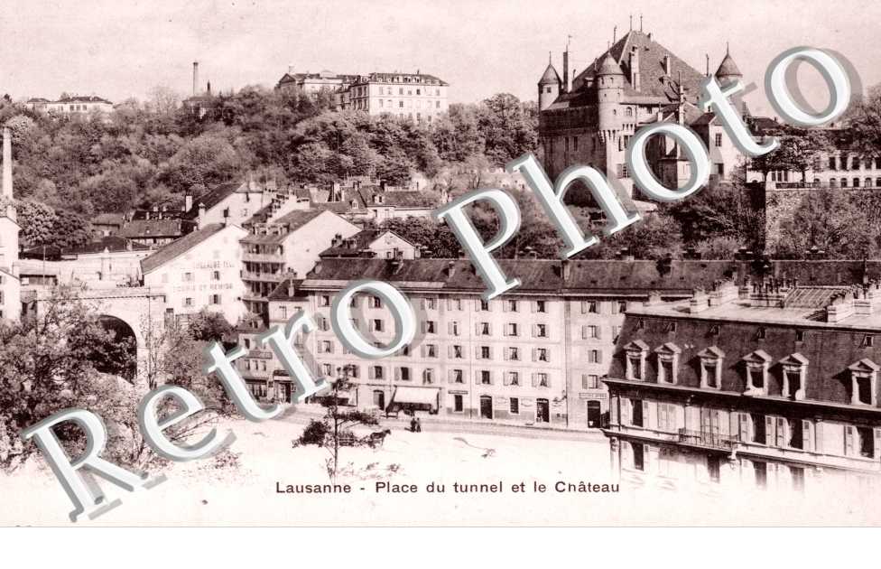 place du Tunnel et le chateau
