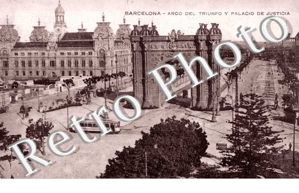 arco del triunfo y palacio de Justicia