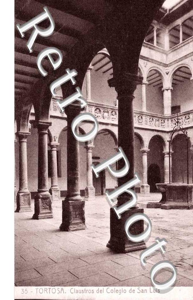 Claustros del Colegio de San Luis
