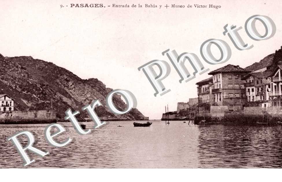 Entrada de la Bahia y Museo de Victor Hugo