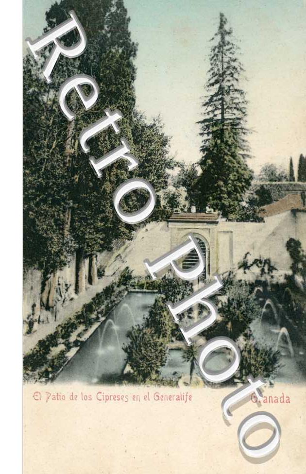 El Patio de los Cipreses en el Generalife