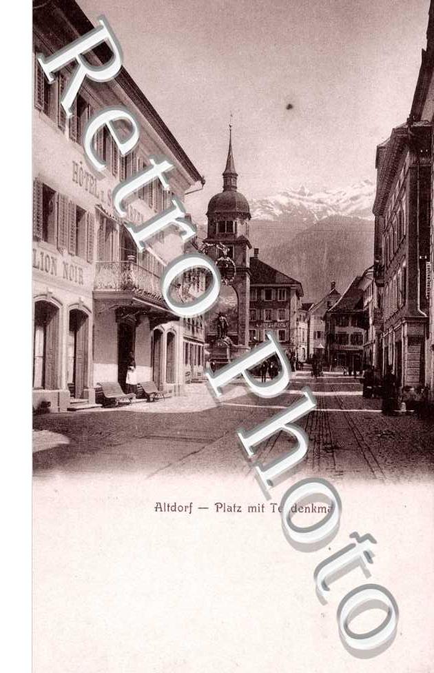 Platz mit Telldenkmal