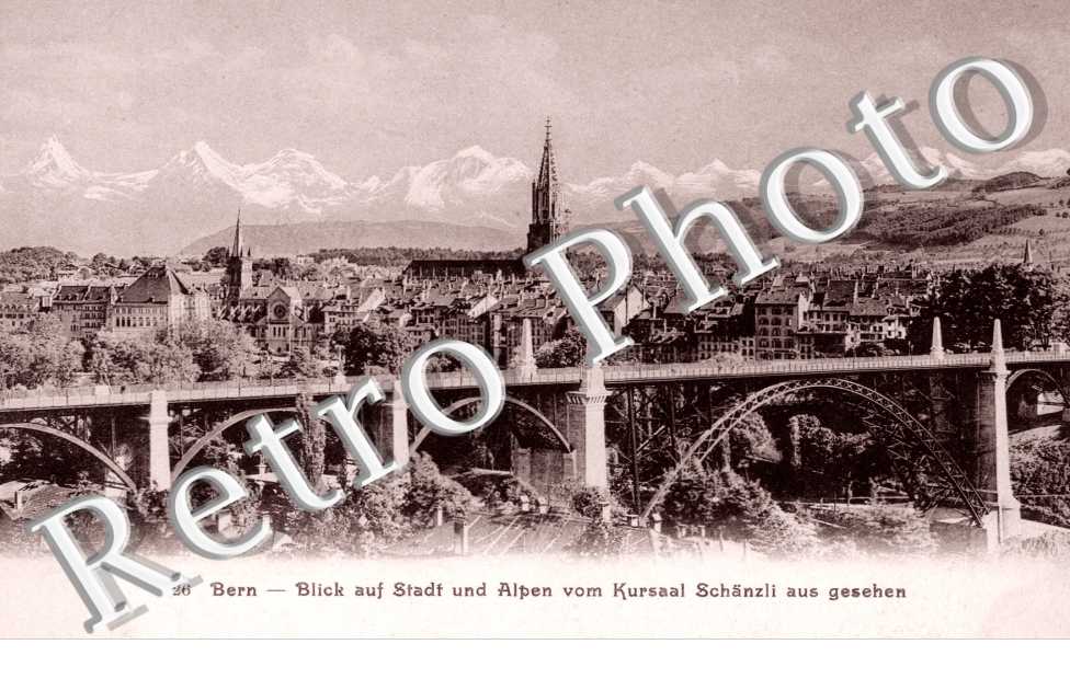 Blick auf Stadt und Alpen vom Kursaal Schanzil aus gesehen. Vue de la ville et des Alpes depuis le Kursaal Schanzli