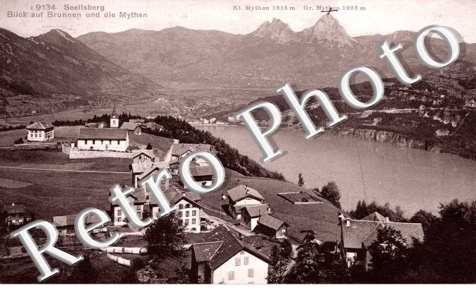 Blick auf Brunnen und die Mythen