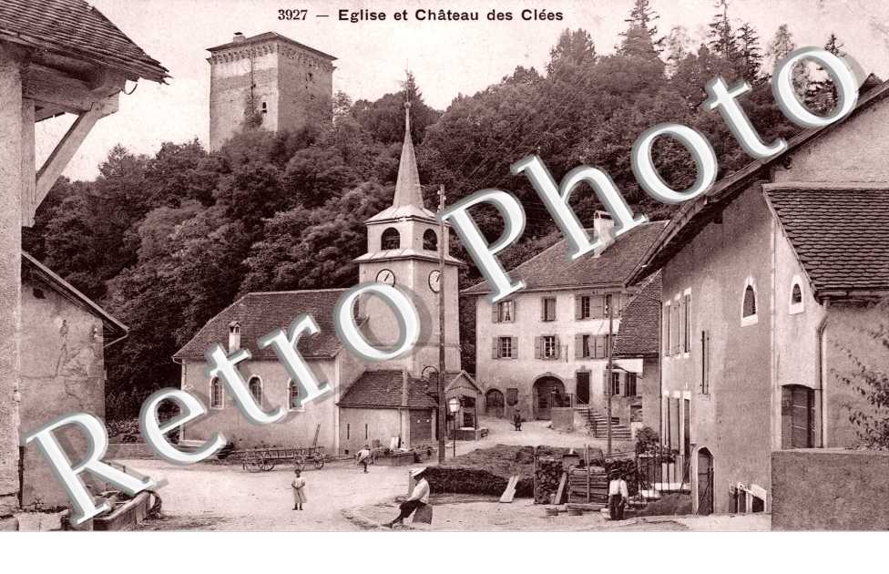 Eglise et Chateau des Clees
