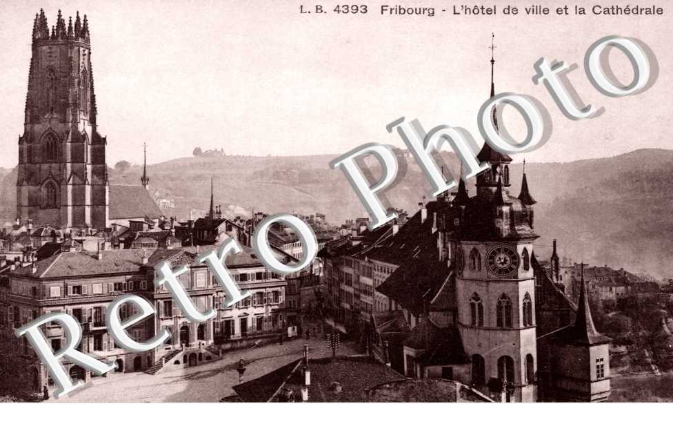l&#039;hotel de ville et la Cathedrale