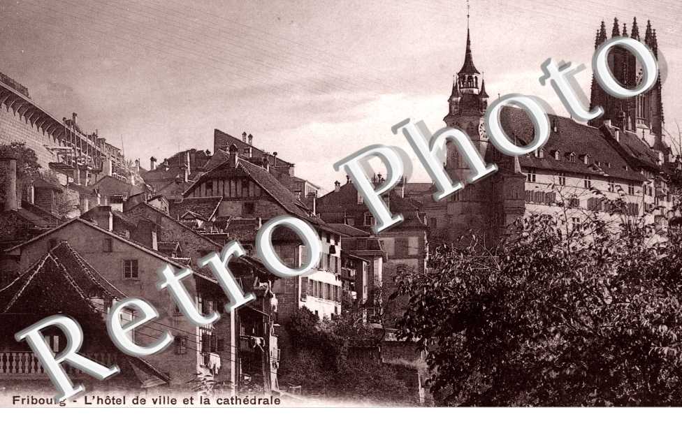 l&#039;hotel de la ville et la Cathedrale