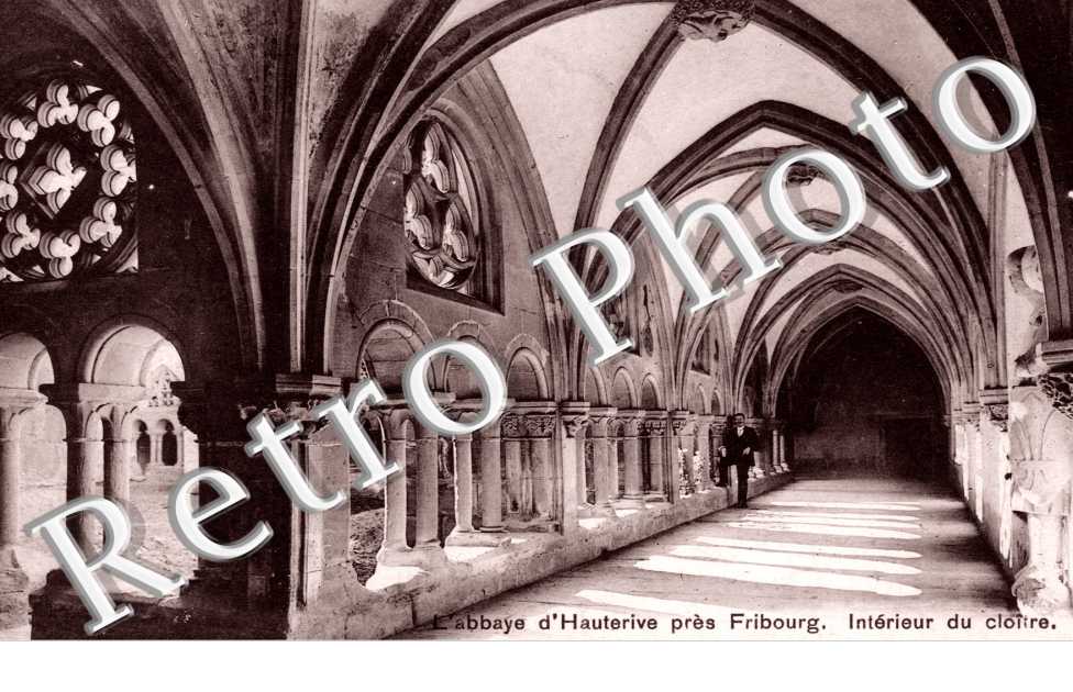 l'Abbaye - Intérieur du Cloitre