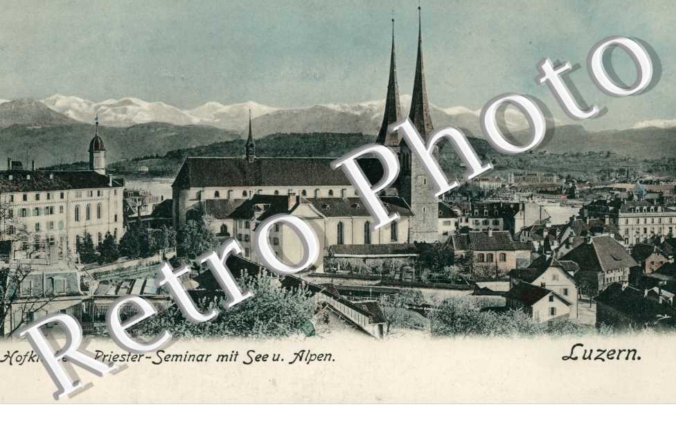 Hofkirche und Priester Seminar mit See und Alpen