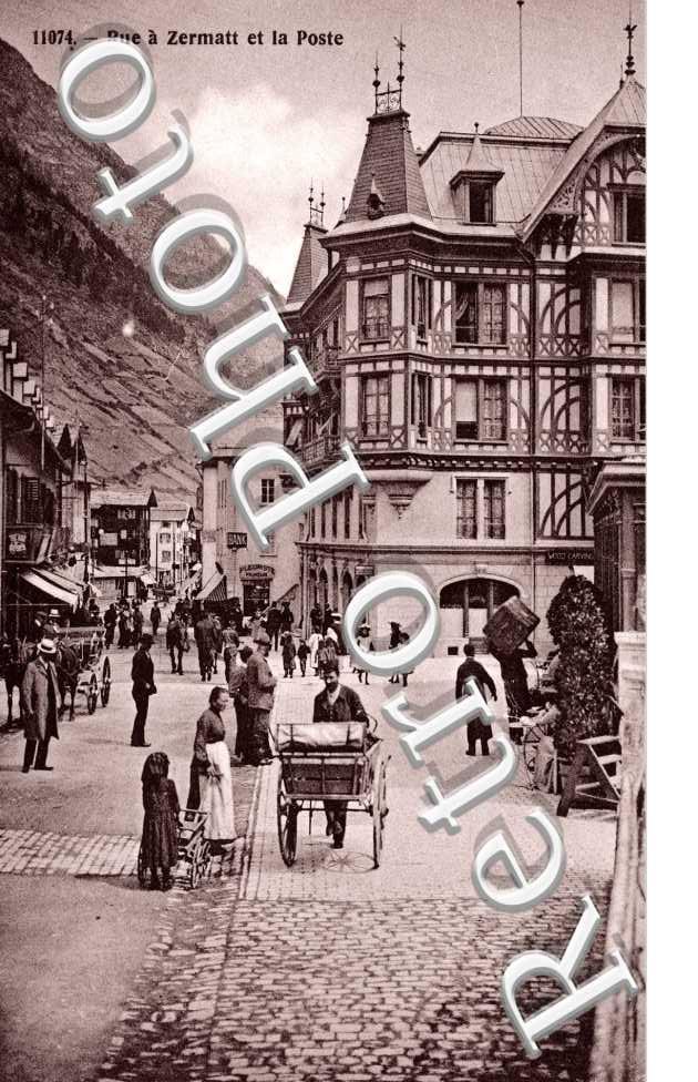 Rue a Zermatt et la Poste