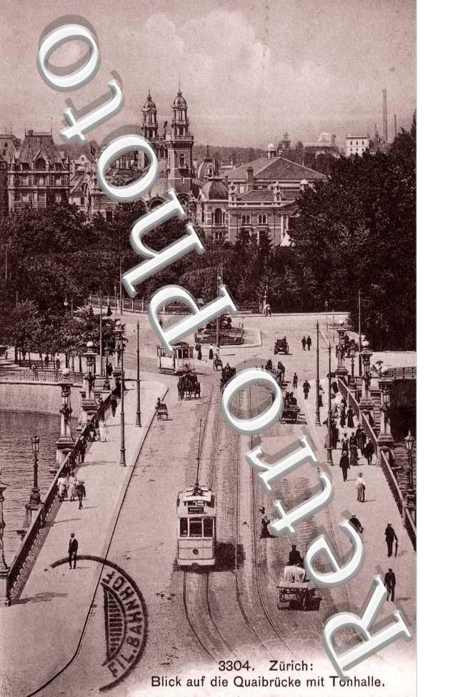 Blick auf die Quaibrucke mit Tonhalle. Vue du Quaibrucke avec Tonhalle